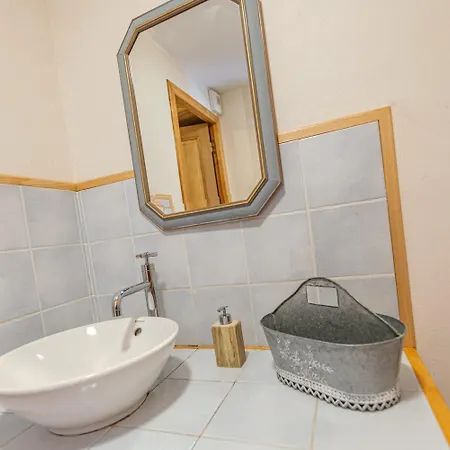 Les Bouteillers 6/8 Personnes Vakantiehuis Brion (Lozere)