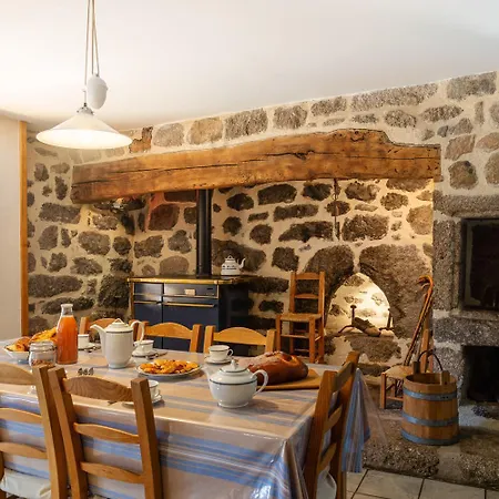 Vakantiehuis Les Bouteillers 6/8 Personnes Brion (Lozere)