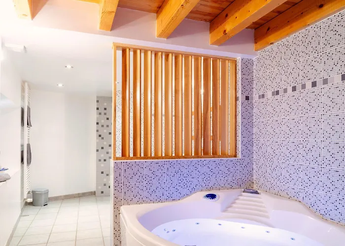 Les Bouteillers 6/8 Personnes * Brion (Lozere)